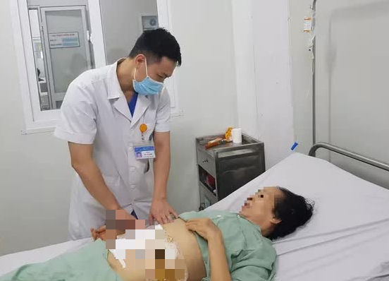 Đi ngoài ra máu, tưởng mắc bệnh trĩ không ngờ ung thư tiêu hoá