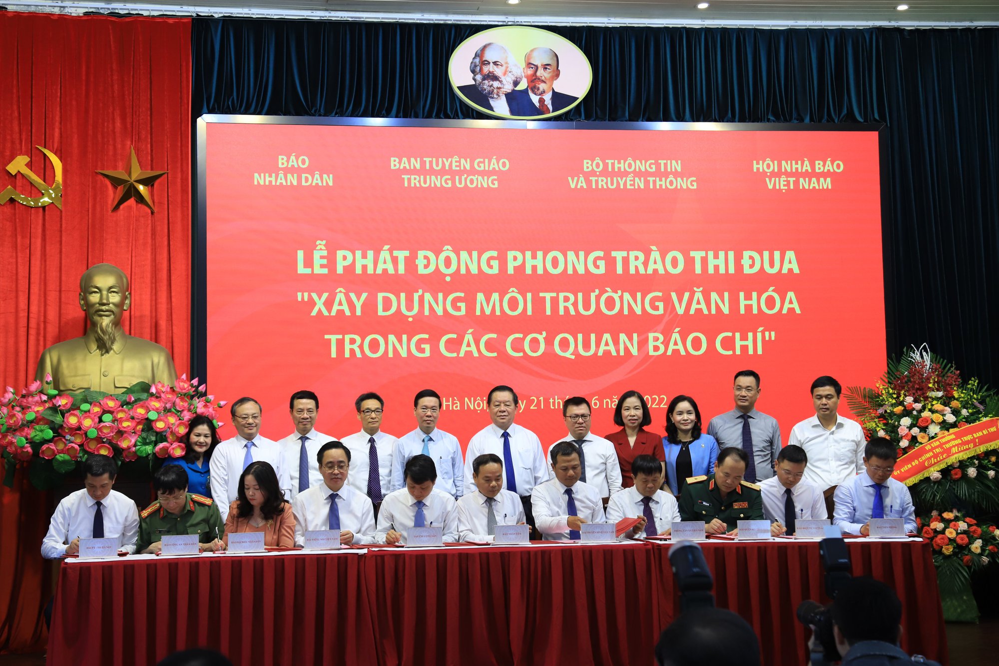 Thi đua xây dựng môi trường văn hóa trong các cơ quan báo chí