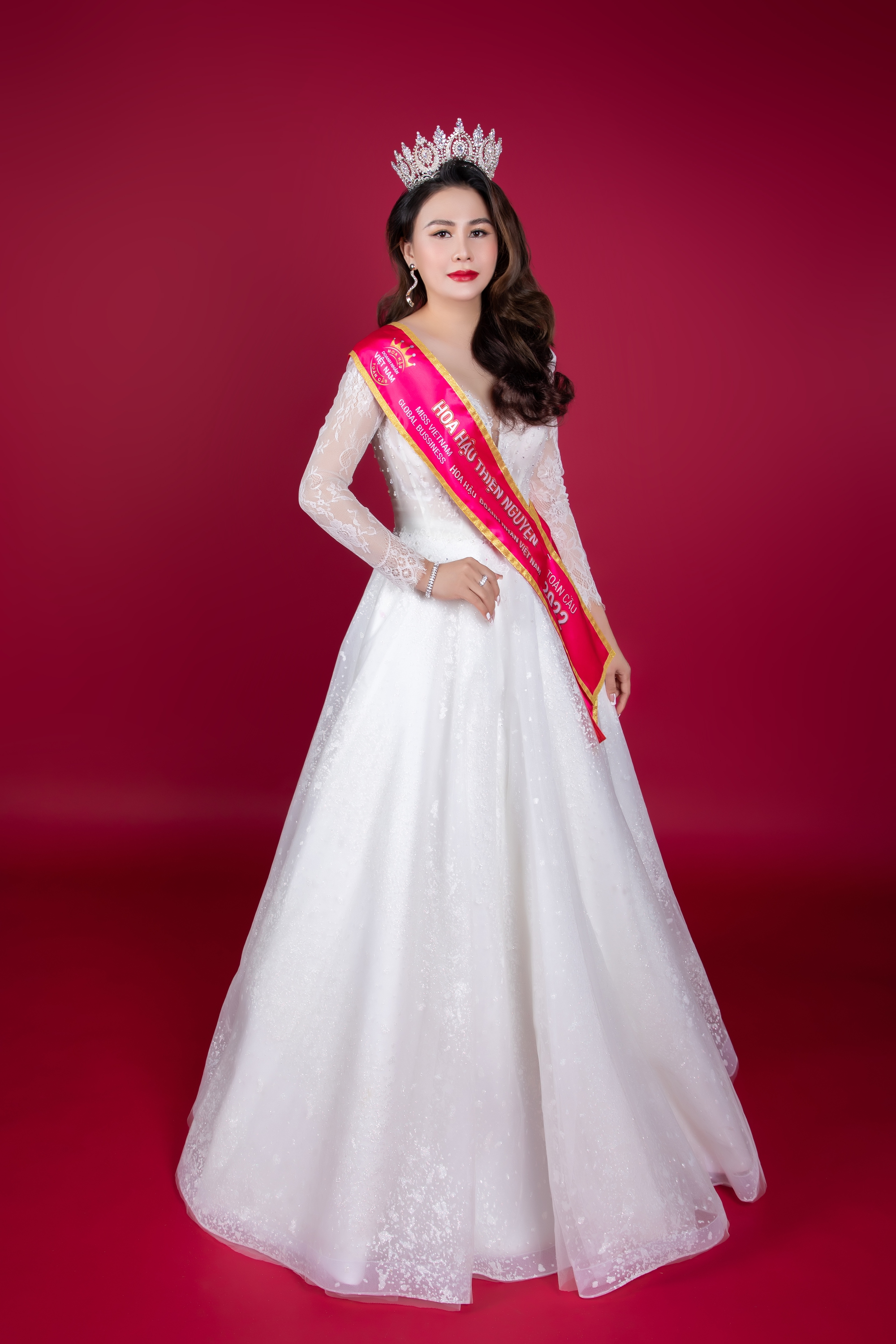 Hoa hậu L&yacute; Kim Ng&acirc;n khoe vẻ đẹp trong Bộ sưu tập Nữ quyền - Ảnh 1.