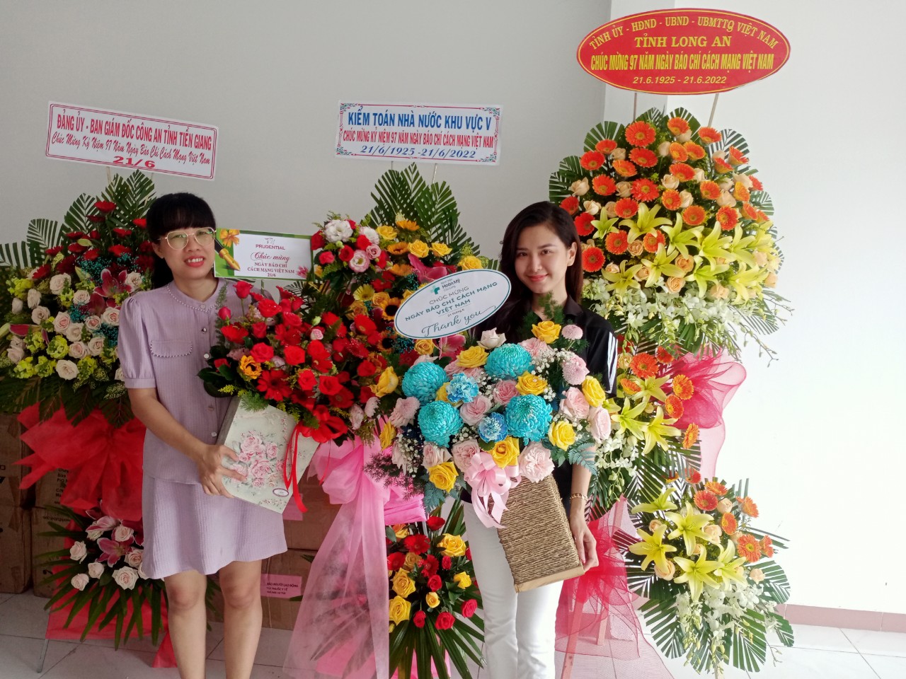 Chủ tịch UBND tỉnh Đồng Tháp tặng bằng khen cho 2 cá nhân Báo Người Lao Động - Ảnh 5.