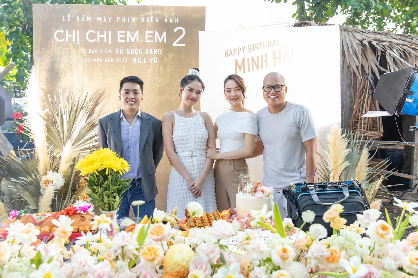 Sau tiệc cưới, Minh Hằng đóng phim cùng Ngọc Trinh - Ảnh 3.