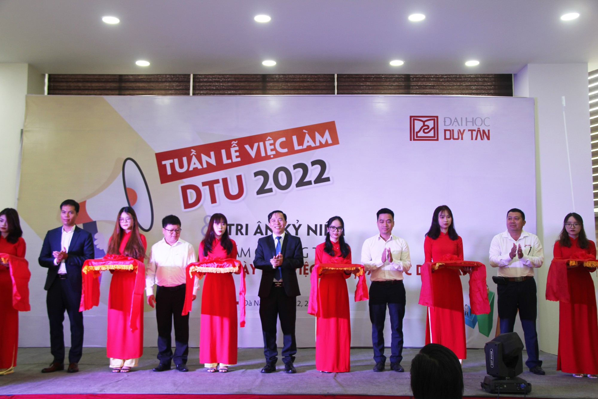 150 doanh nghiệp tham gia tuyển dụng tại &ldquo;Tuần lễ Việc l&agrave;m DTU 2022&rdquo; - Ảnh 1.