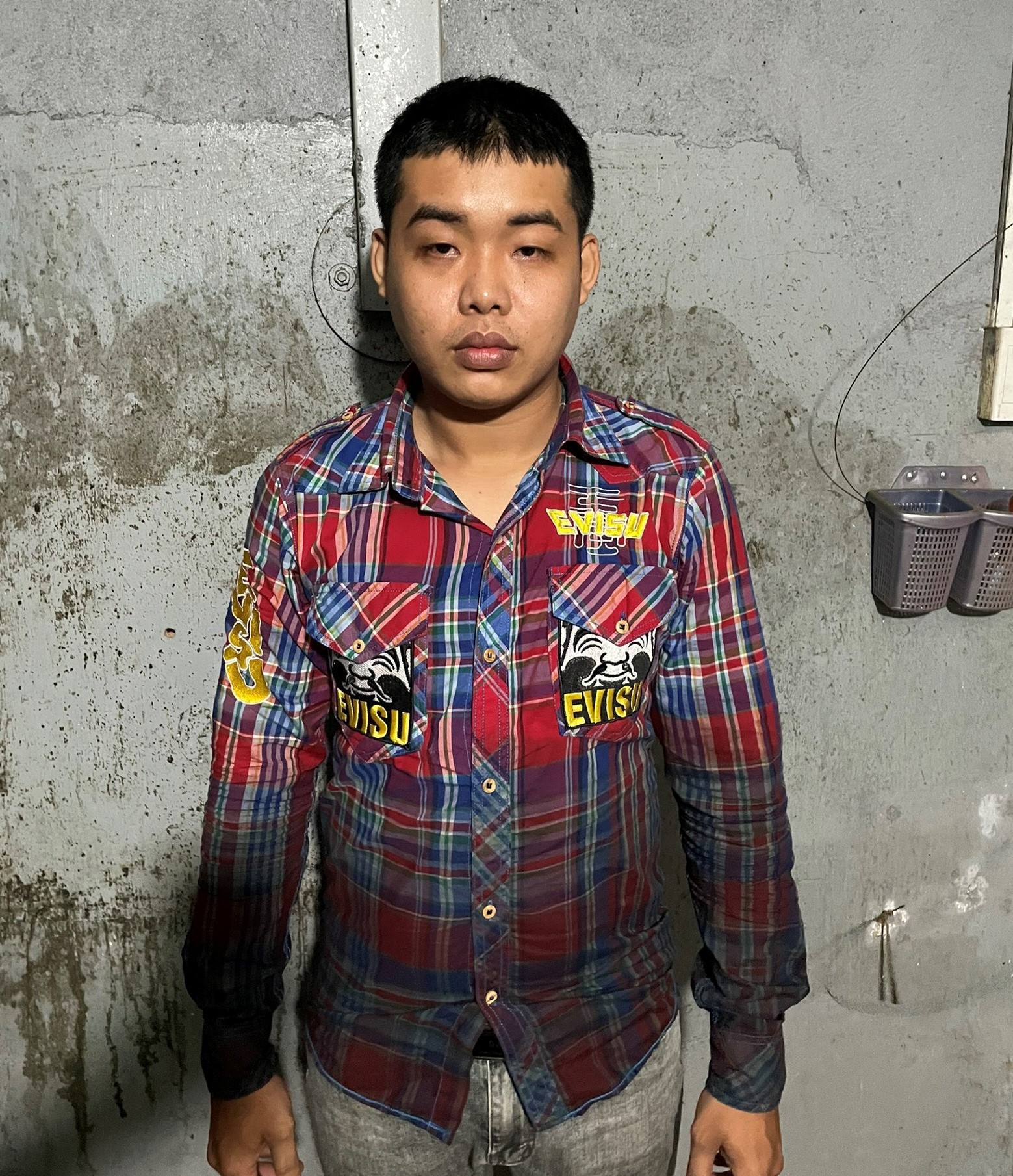 Ph&aacute;t hiện cả kho h&agrave;ng n&oacute;ng ở huyện Nh&agrave; B&egrave; - TP HCM - Ảnh 2.
