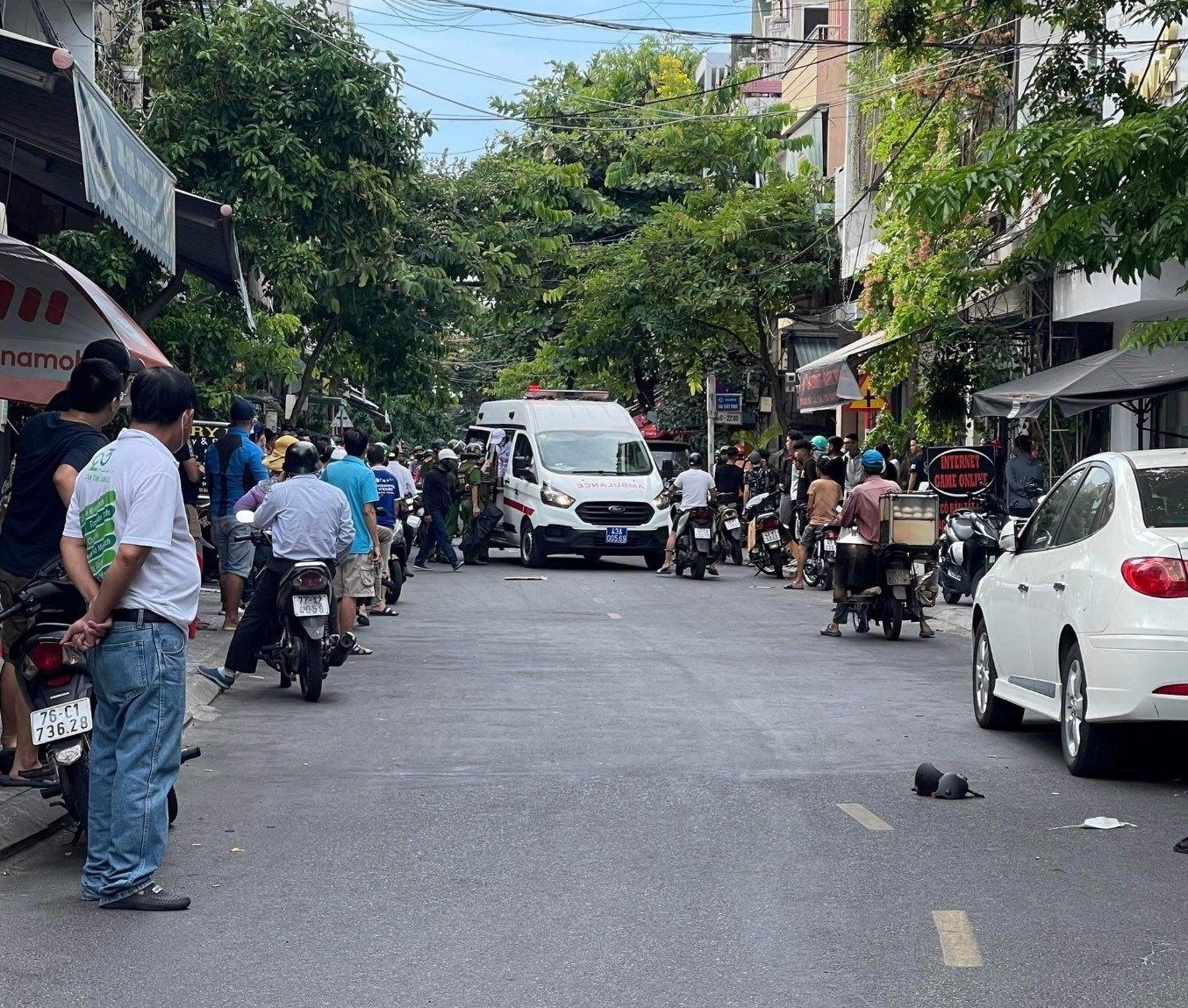 Hai cha con đuổi chém người khác gây náo loạn đường phố Đà Nẵng