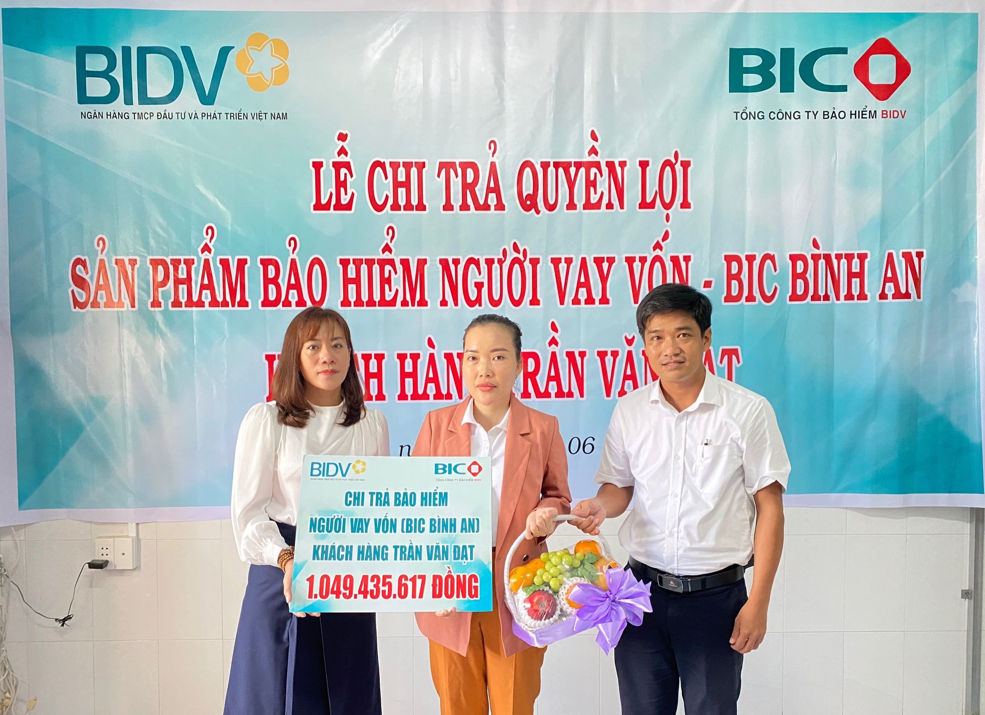 BIC trao hơn 1 tỉ đồng quyền lợi bảo hiểm cho khách hàng