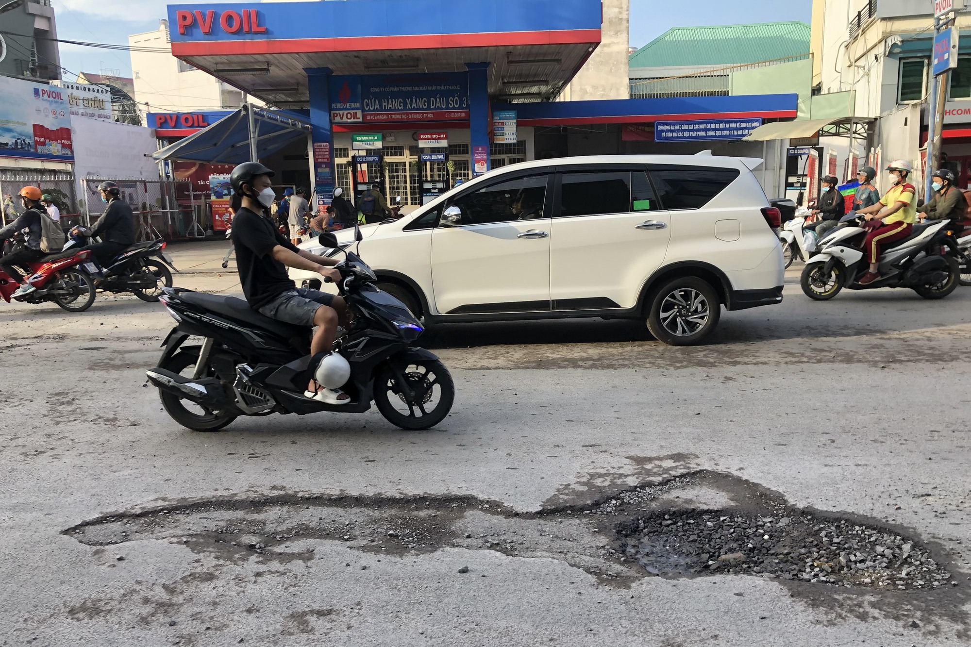 "Ngán" với hình ảnh đường Võ Văn Ngân, TP Thủ Đức
