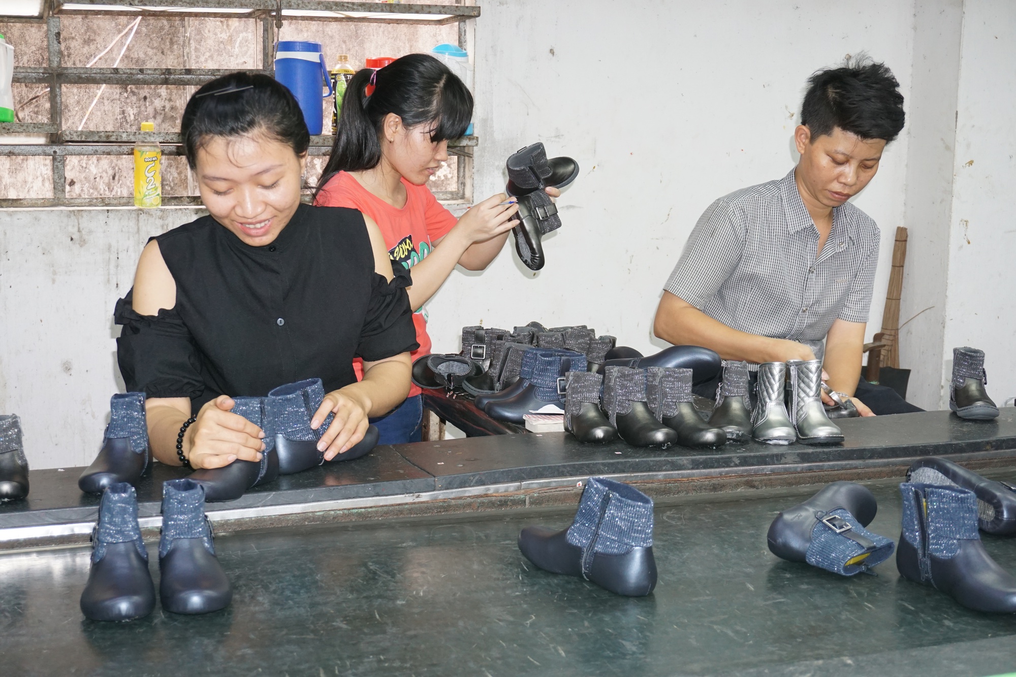 Ồ ạt r&uacute;t BHXH một lần: Giảm tuổi hưu, tăng mức hưởng - Ảnh 2.