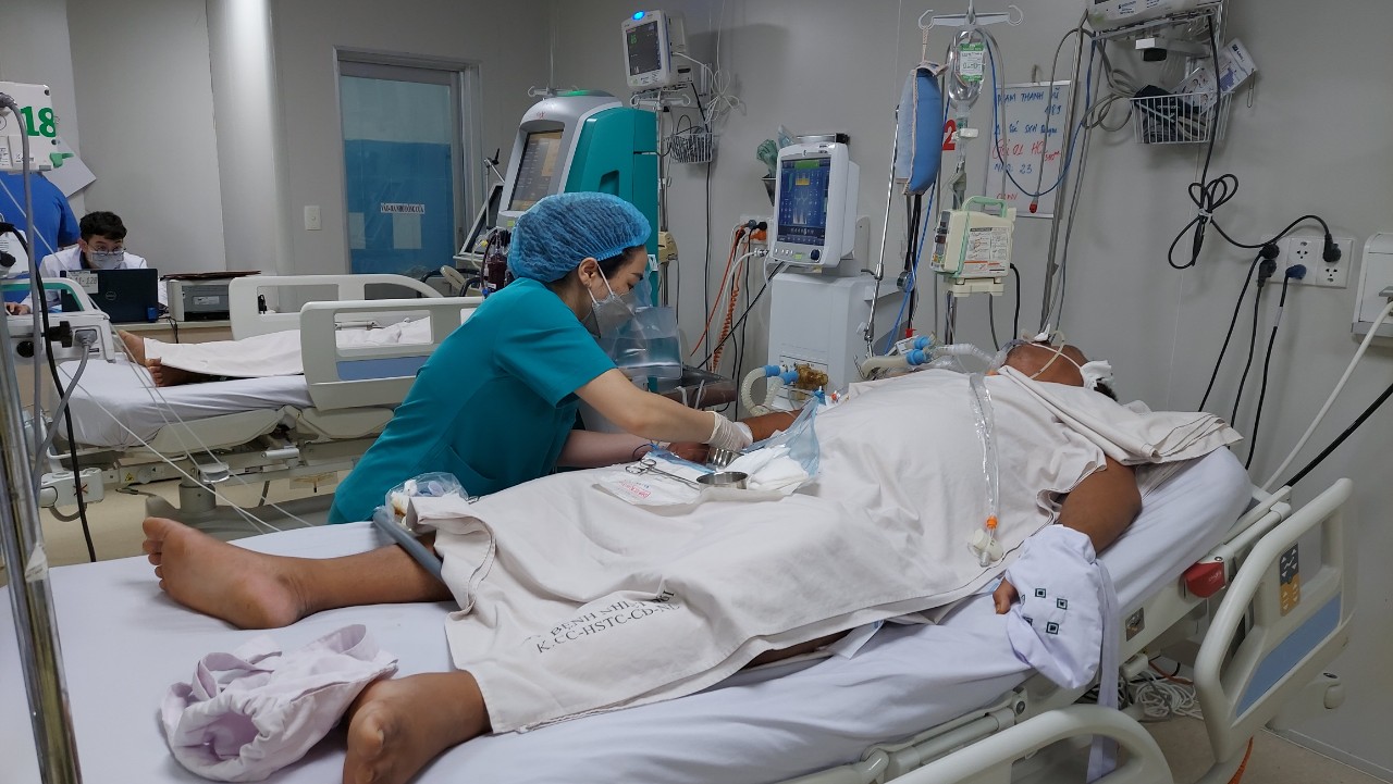Hình ảnh bệnh nhân sốt xuất huyết đang tăng nhanh ở TP HCM - Ảnh 10.