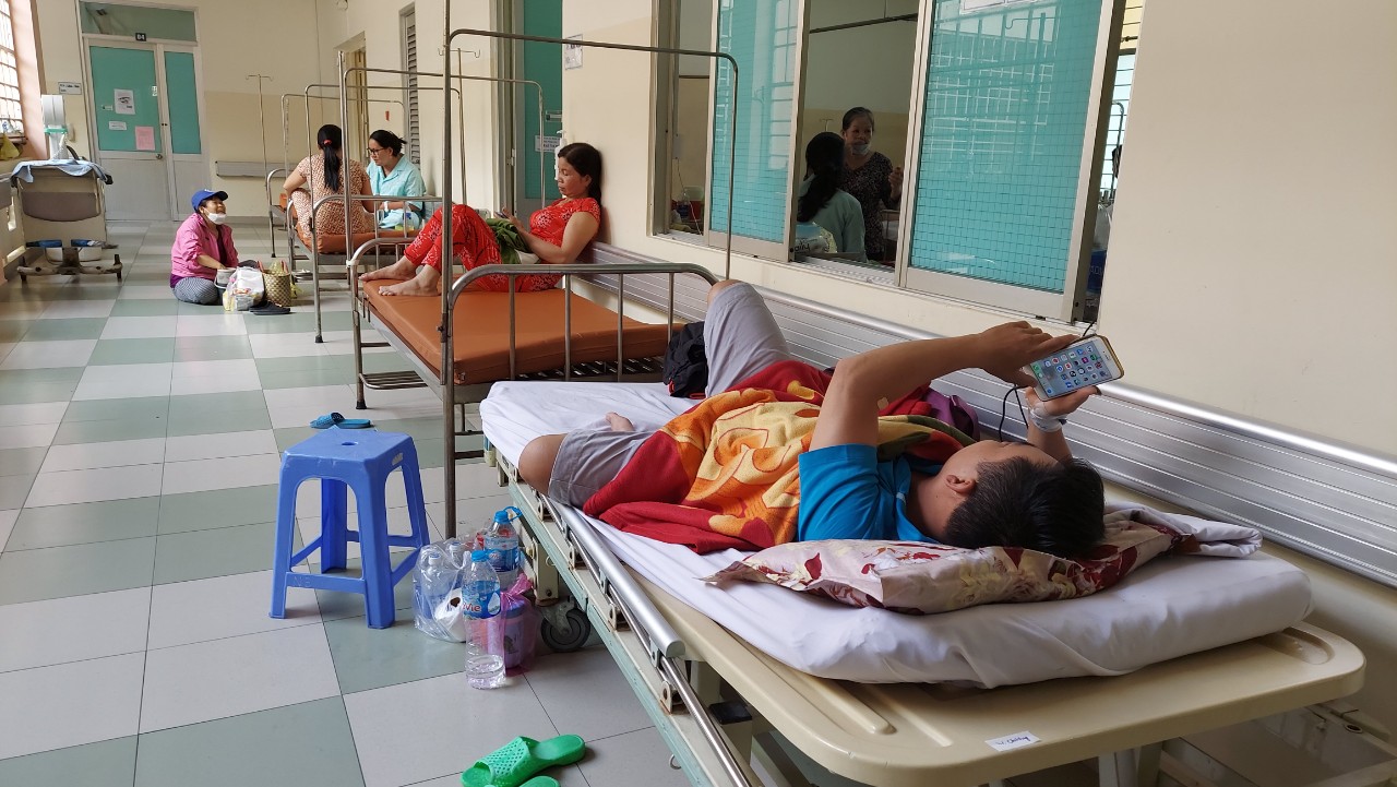 Hình ảnh bệnh nhân sốt xuất huyết đang tăng nhanh ở TP HCM - Ảnh 5.