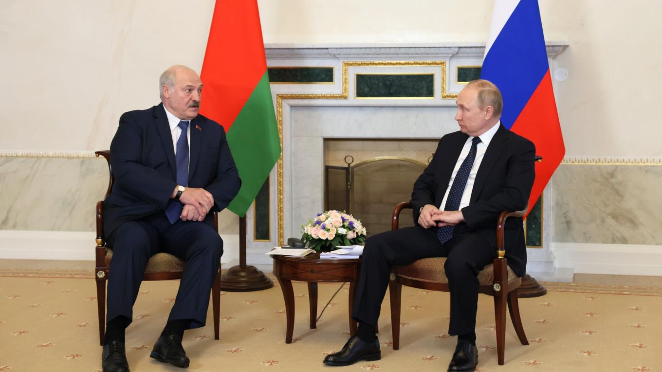 Tổng thống Putin: Nga sẽ chuyển tên lửa có thể mang đầu đạn hạt nhân đến Belarus