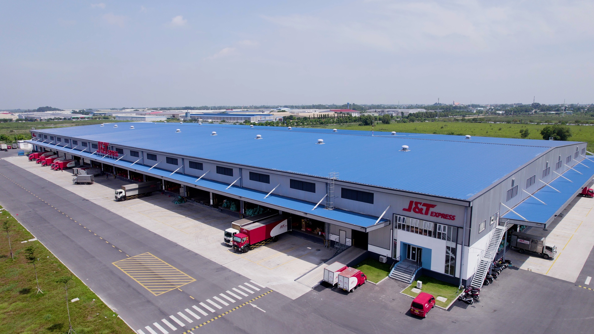 Chuyển phát nhanh trong dòng chảy chung của ngành vận tải và logistics