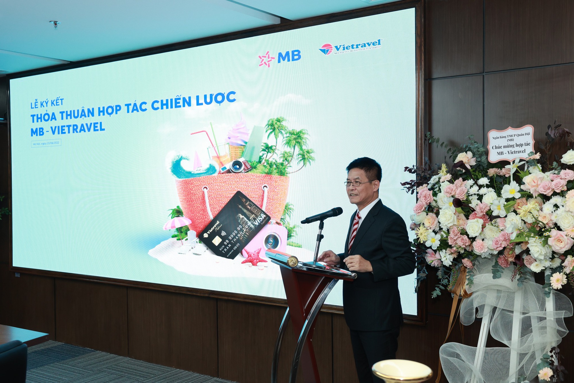 Vietravel k&yacute; kết thỏa thuận hợp t&aacute;c to&agrave;n diện với Ng&acirc;n h&agrave;ng TMCP Qu&acirc;n Đội - Ảnh 2.