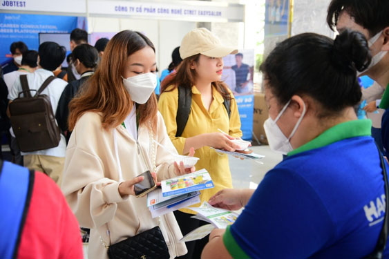 Giải bài toán nhân lực bậc cao thời chuyển đổi số