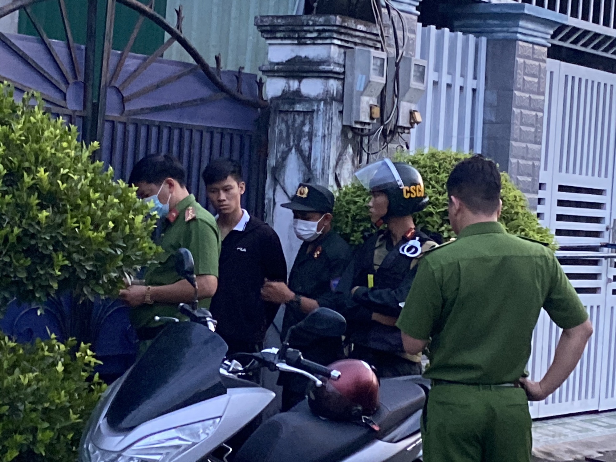 Vụ chết với nhiều vết đạn ở Biên Hòa: 2 nhóm hỗn chiến bằng súng, hung khí