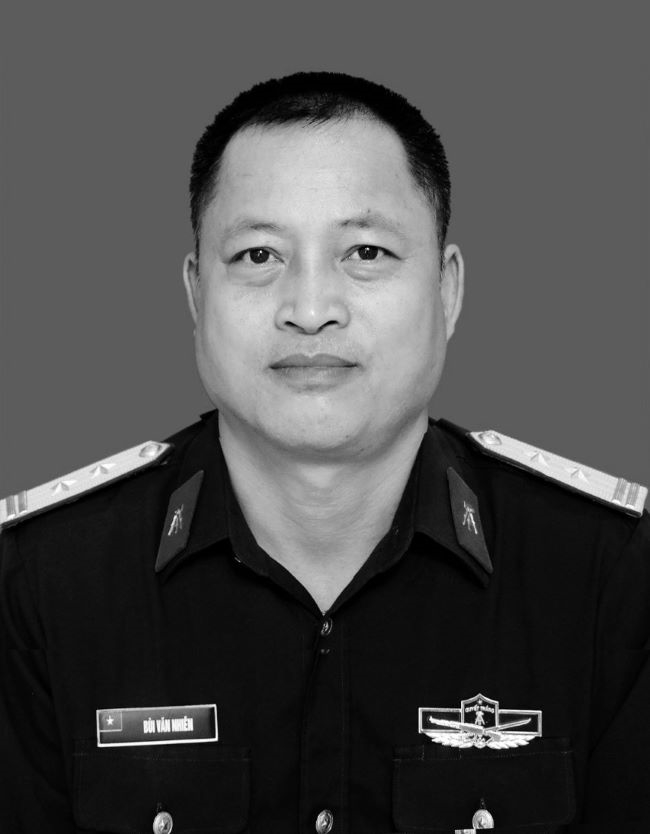 Chủ tịch nước truy tặng Hu&acirc;n chương Dũng cảm cho Thượng t&aacute; B&ugrave;i Văn Nhi&ecirc;n - Ảnh 1.