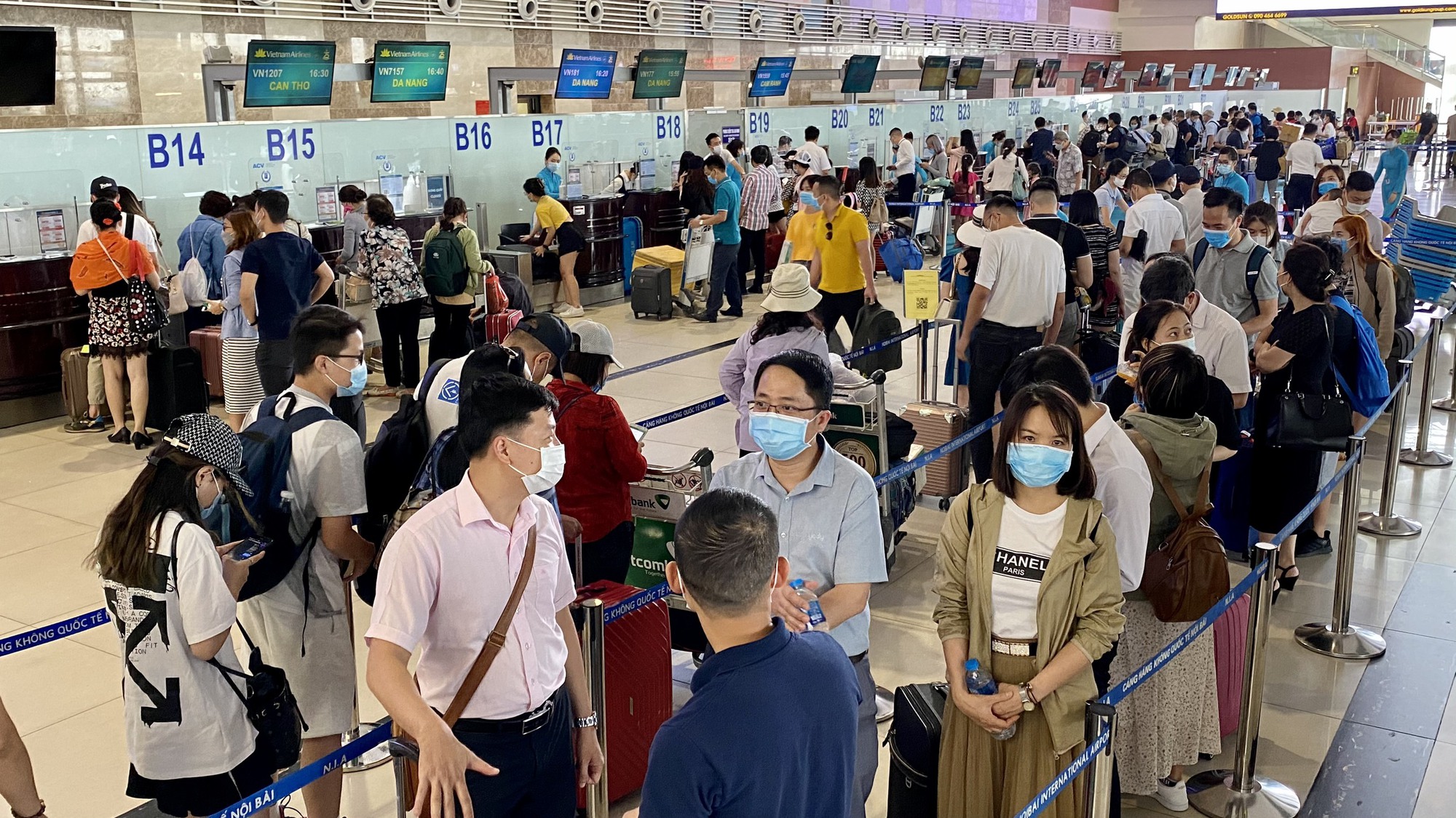 Tăng trưởng nóng sau dịch Covid-19, hơn 18% chuyến bay bị delay trong tháng 6