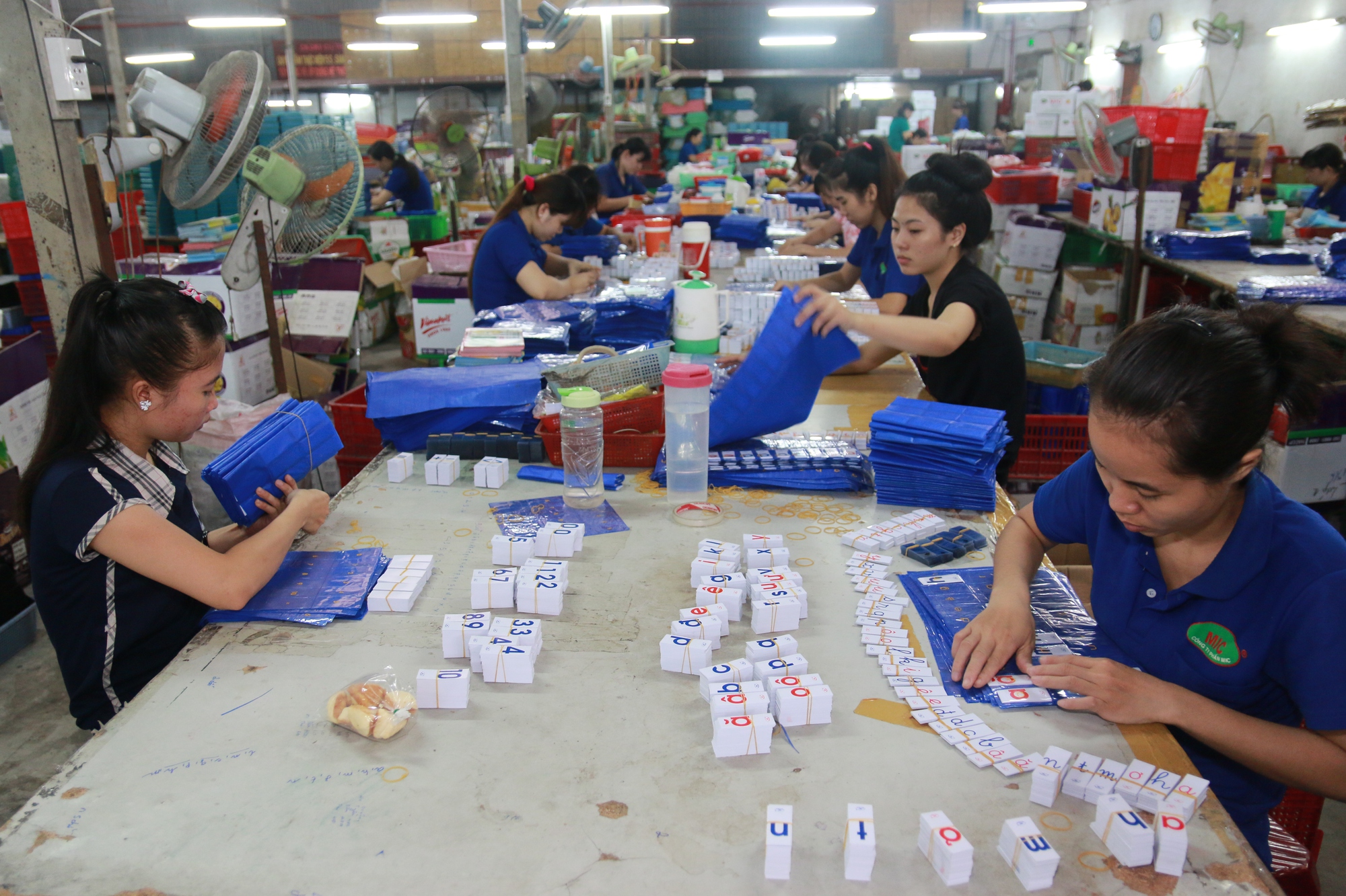Ồ ạt rút BHXH một lần: Lương không đủ sống thì sức đâu mà chờ tới 60 hay 62 tuổi