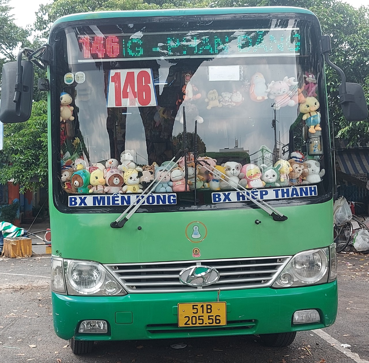 Cận cảnh chuyến xe buýt lạ ở TP HCM - Ảnh 6.