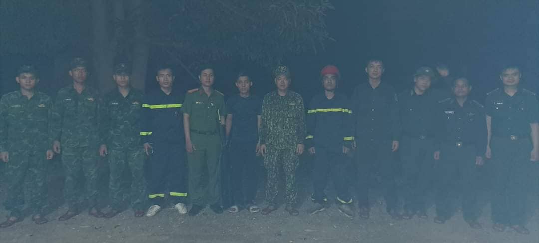 Xuyên đêm tìm kiếm "cần thủ" lạc giữa rừng Hải Vân