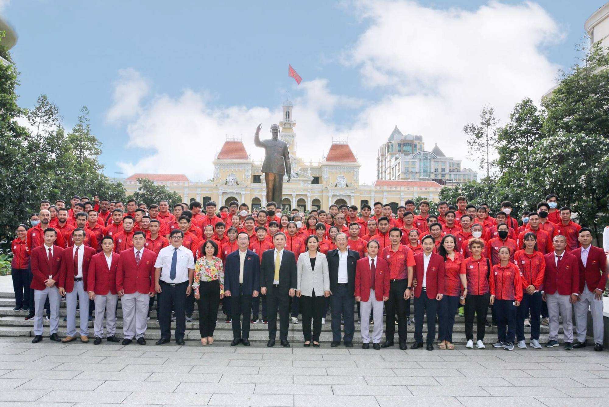 208 bằng khen v&agrave; 11 tỉ đồng thưởng đo&agrave;n thể thao TP HCM tham dự SEA Games 31 - Ảnh 1.