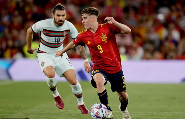 "Kép phụ" tỏa sáng, Bồ Đào Nha chật vật cầm hòa Tây Ban Nha tại Nations League