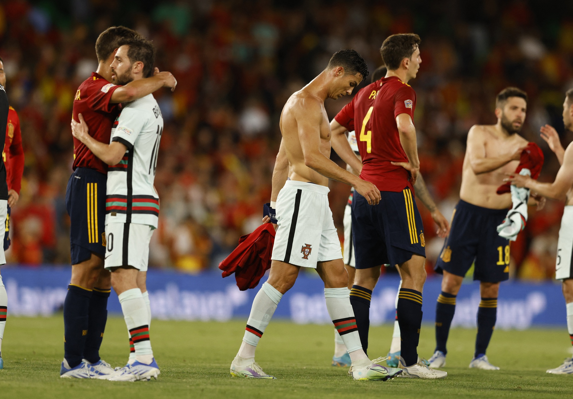 K&eacute;p phụ tỏa s&aacute;ng, Bồ Đ&agrave;o Nha chật vật cầm h&ograve;a T&acirc;y Ban Nha tại Nations League - Ảnh 10.