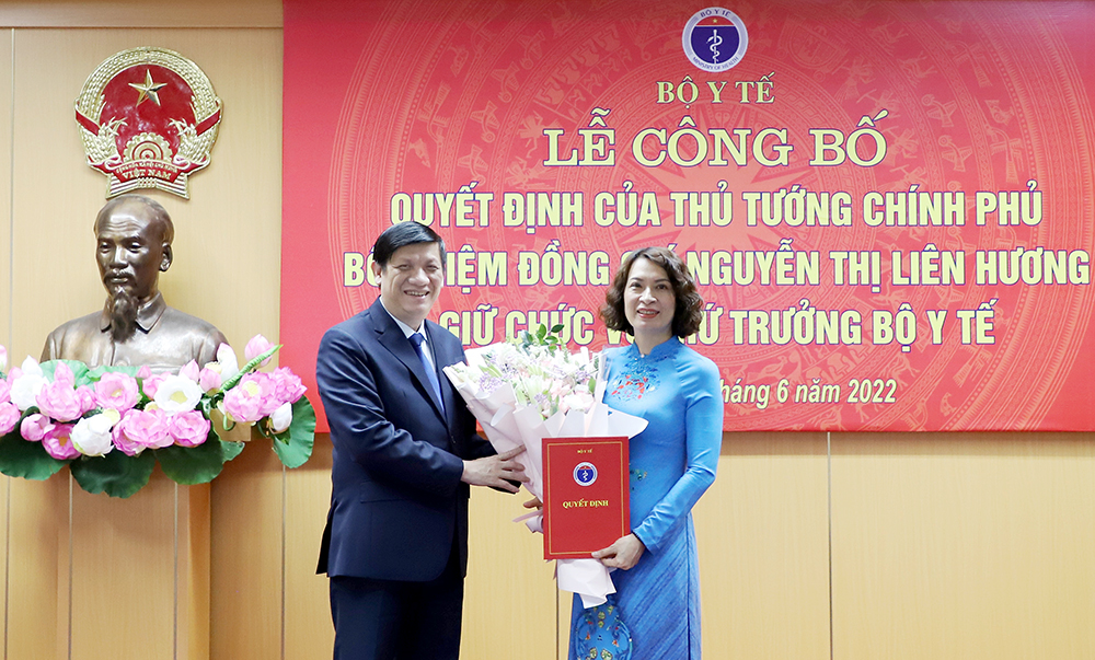 B&agrave; Nguyễn Thị Li&ecirc;n Hương nhận quyết định bổ nhiệm Thứ trưởng Bộ Y tế - Ảnh 1.