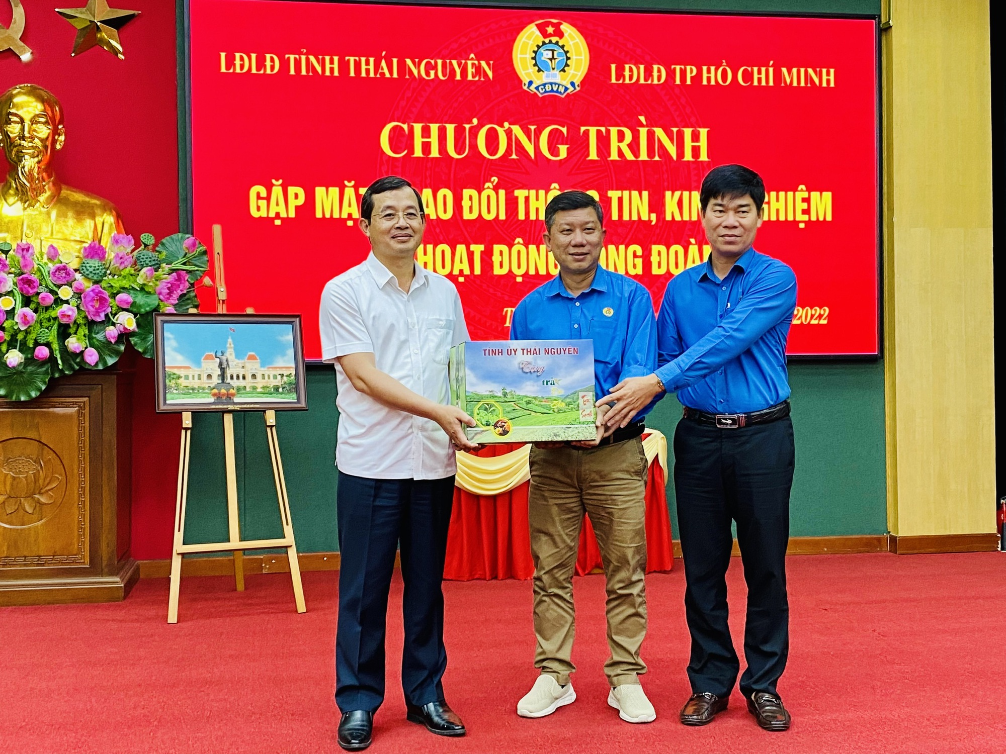Thực hiện tốt vấn đề nh&agrave; ở, trường học cho con người lao động - Ảnh 3.
