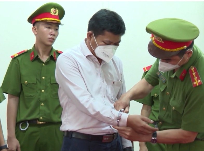 Bắt nguyên Giám đốc CDC Bình Phước cùng thuộc cấp