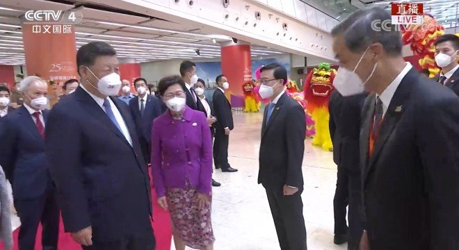 Chủ tịch Trung Quốc: &ldquo;Hồng K&ocirc;ng trỗi dậy từ đống tro t&agrave;n&rdquo; - Ảnh 2.