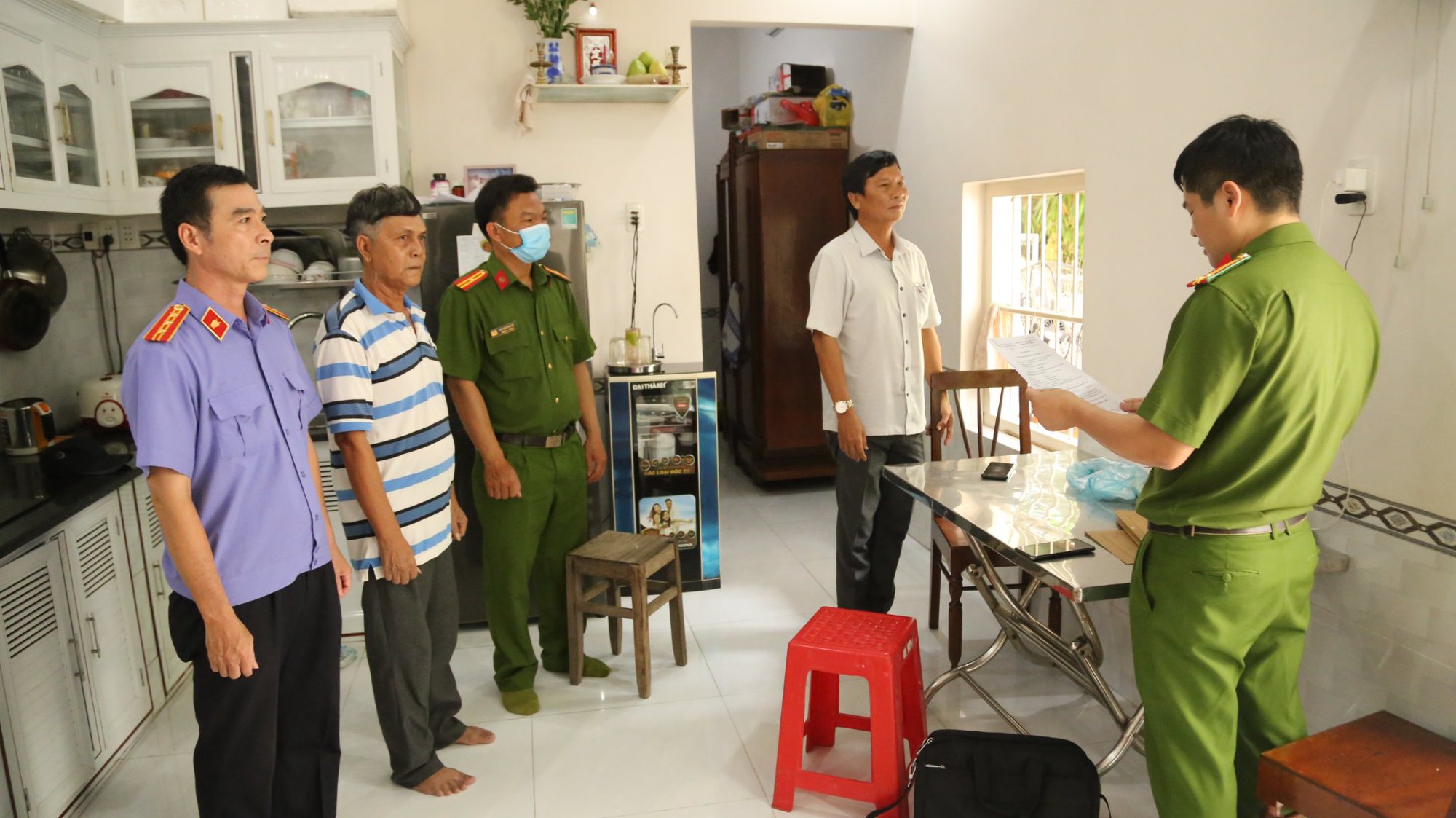 Khởi tố Ph&oacute; Chủ tịch huyện, Ph&oacute; trưởng Ban D&acirc;n vận huyện li&ecirc;n quan vi phạm quản l&yacute; đất đai - Ảnh 2.