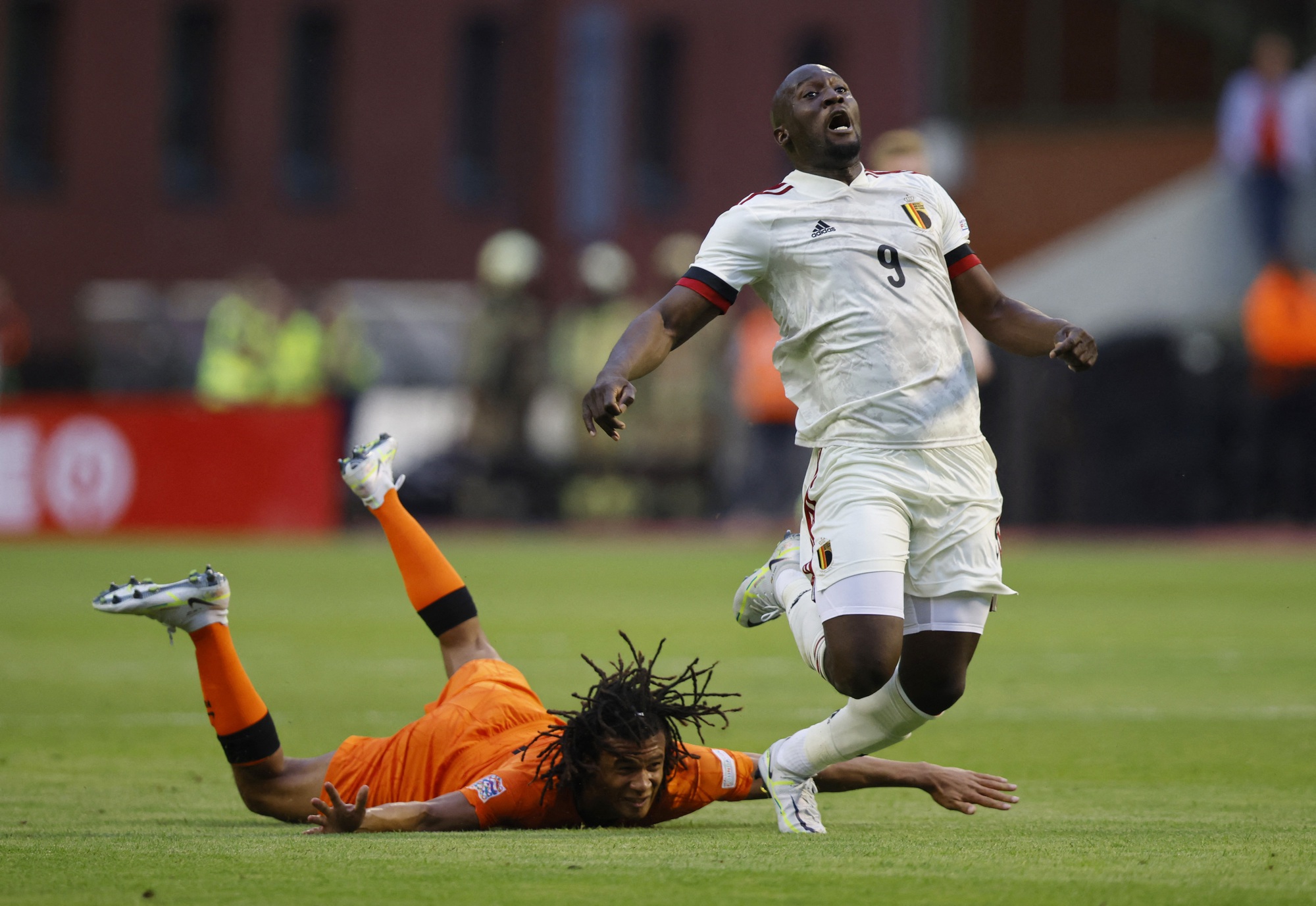 Thua tan t&aacute;c s&acirc;n nh&agrave;, Bỉ mở m&agrave;n thảm họa Nations League trước H&agrave; Lan - Ảnh 1.