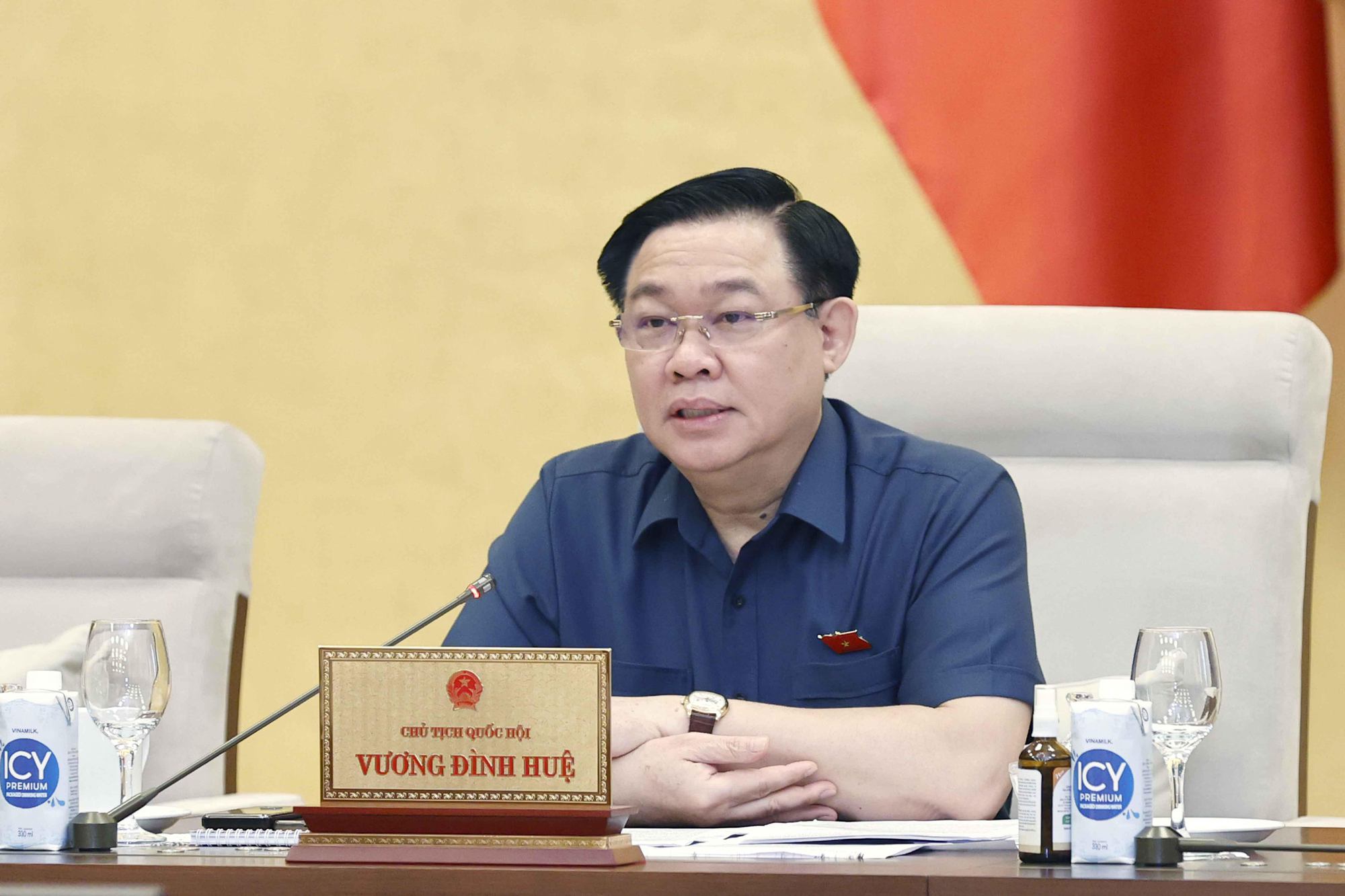 Chủ tịch Quốc hội: Cần tăng lương cho c&aacute;n bộ, c&ocirc;ng chức, vi&ecirc;n chức - Ảnh 2.