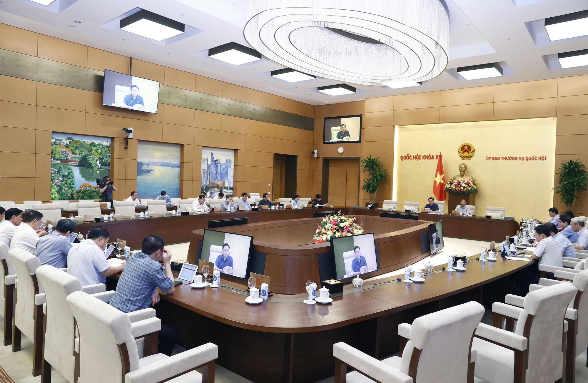 Hỗ trợ lãi suất 2% trị giá 40.000 tỉ đồng xây nhà xã hội cho công nhân thuê, thuê mua...