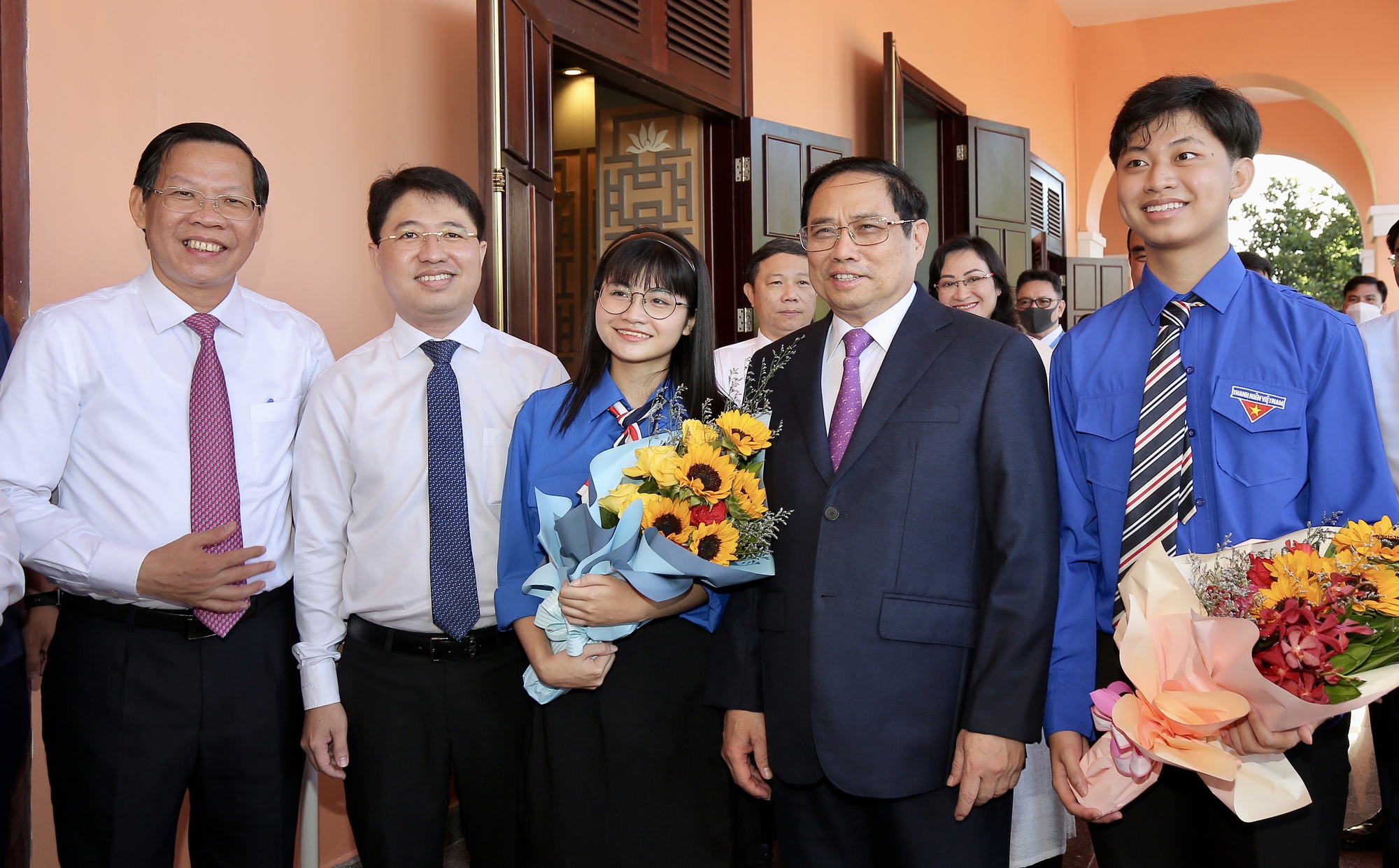Thủ tướng Phạm Minh Chính dâng hương tưởng niệm Chủ tịch Hồ Chí Minh - Ảnh 5.