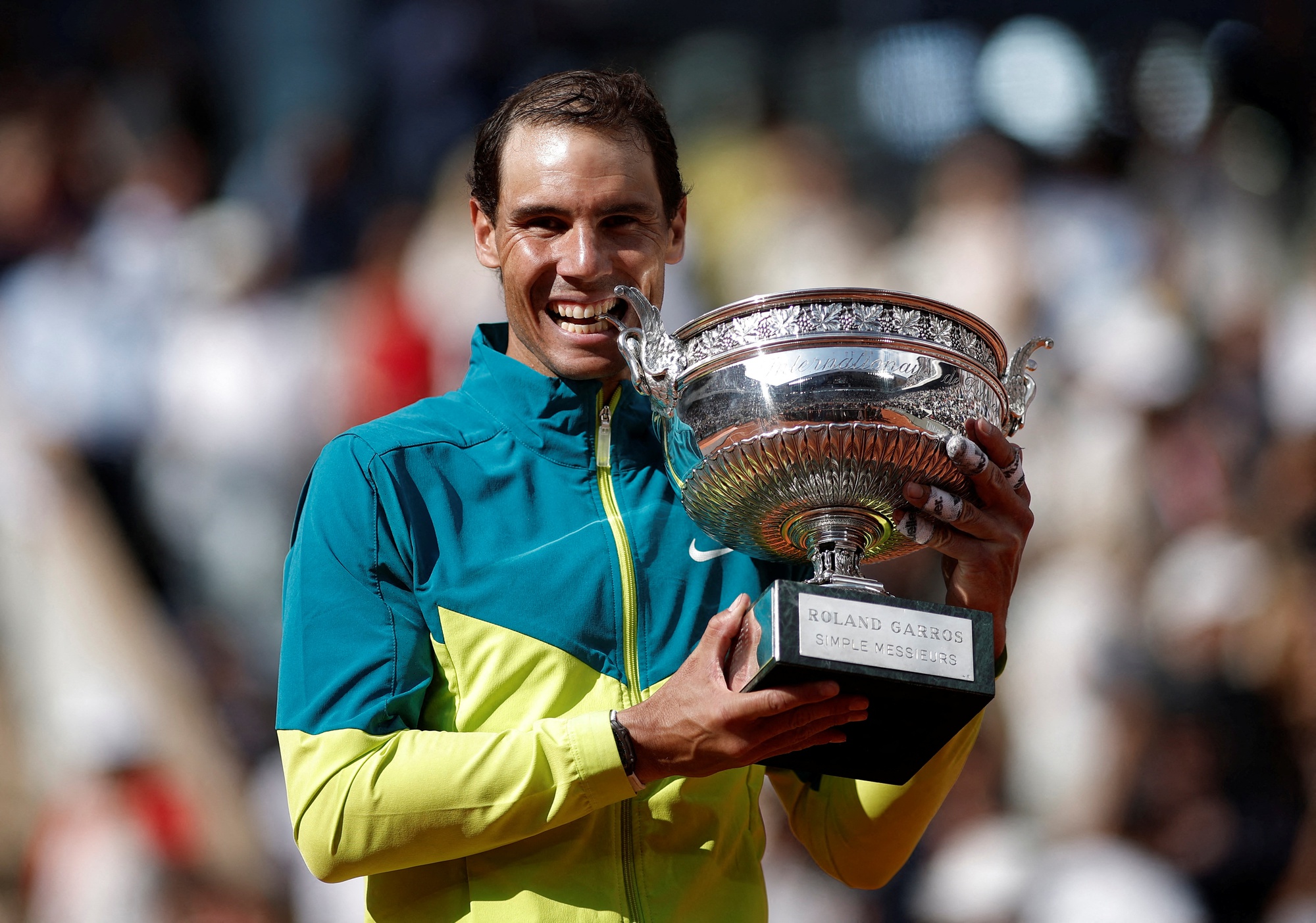 Rafael Nadal nói gì trong ngày đăng quang Roland Garros thứ 14?