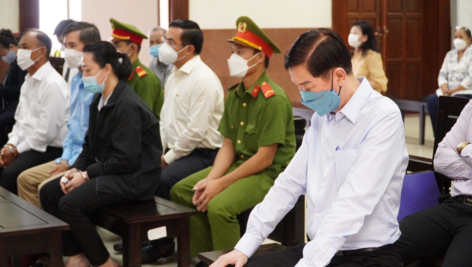 &Ocirc;ng Trần Vĩnh Tuyến ra t&ograve;a trong vụ g&acirc;y thất tho&aacute;t h&agrave;ng trăm tỉ đồng tại SAGRI - Ảnh 2.