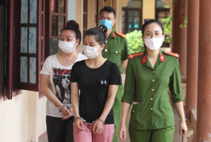 Cô gái trẻ điều hành đường dây đánh bạc có nhiều phụ nữ tham gia