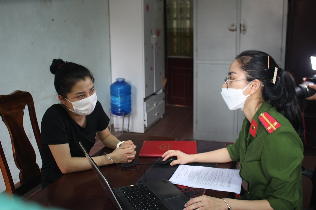Cô gái trẻ điều hành đường dây đánh bạc có nhiều phụ nữ tham gia - Ảnh 2.