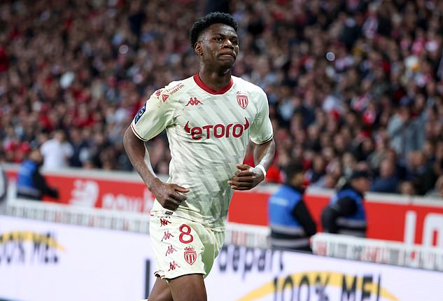 K&yacute; hợp đồng 100 triệu euro, Real Madrid tung bom tấn Aurelien Tchouameni - Ảnh 1.
