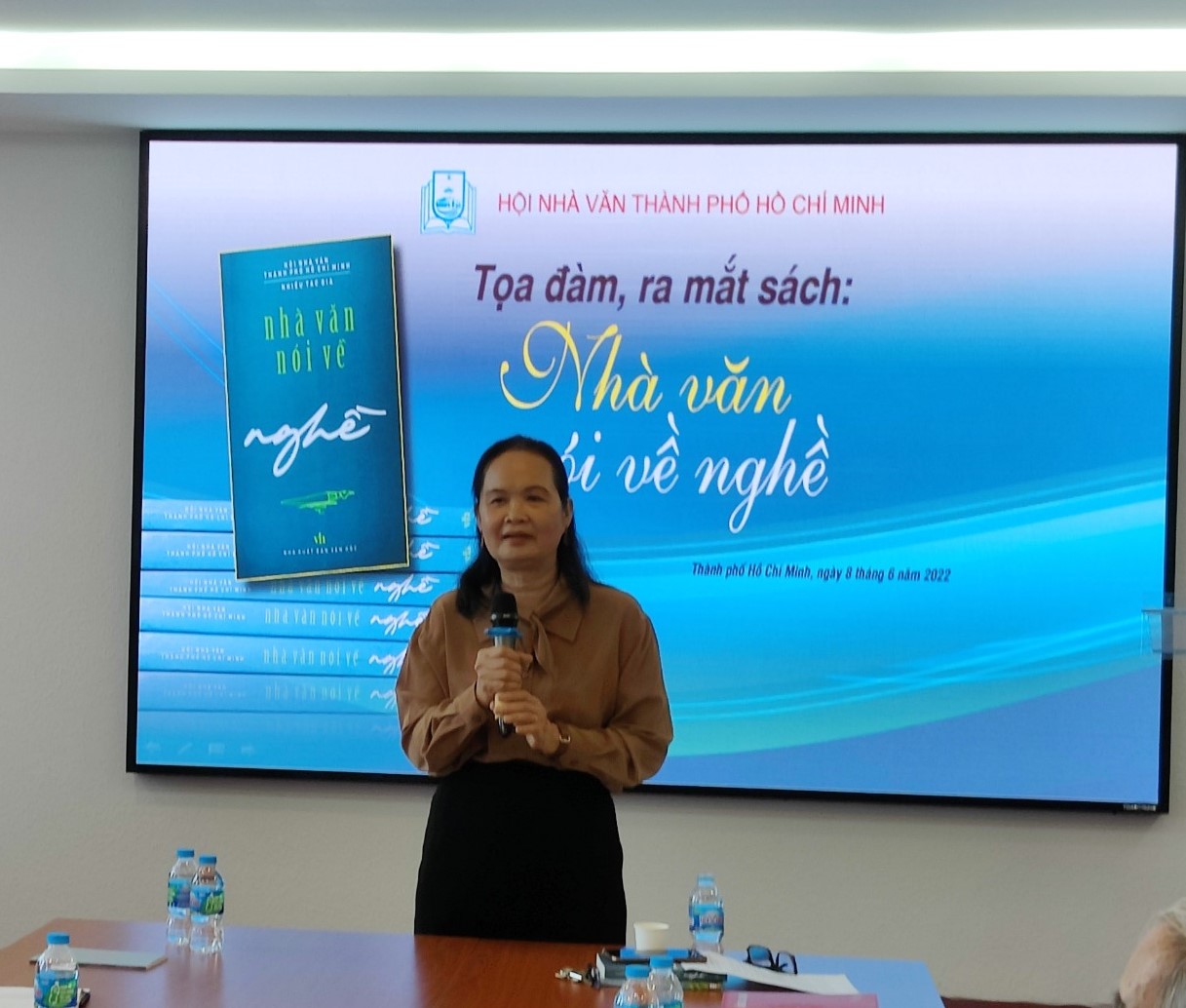 Hấp dẫn văn học Việt qua tác phẩm “Nhà văn nói về nghề”