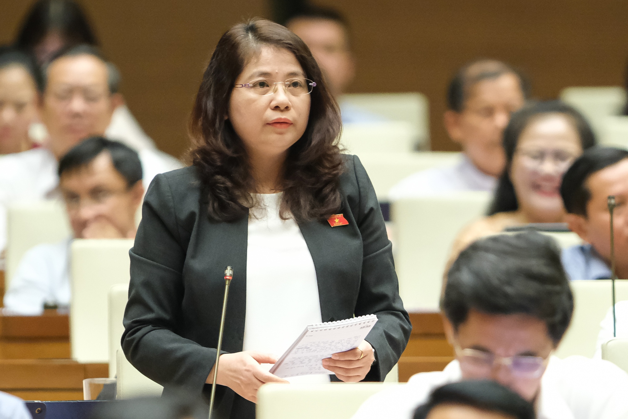 Nhập xe si&ecirc;u sang dạng biếu tặng, Bộ trưởng Hồ Đức Phớc n&oacute;i kh&ocirc;ng thất thu thuế - Ảnh 1.