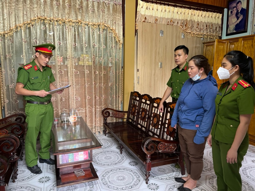 Lừa chạy việc v&agrave;o l&agrave;m ở s&acirc;n bay Đồng Hới với mức gi&aacute; kh&ocirc;ng ngờ? - Ảnh 1.