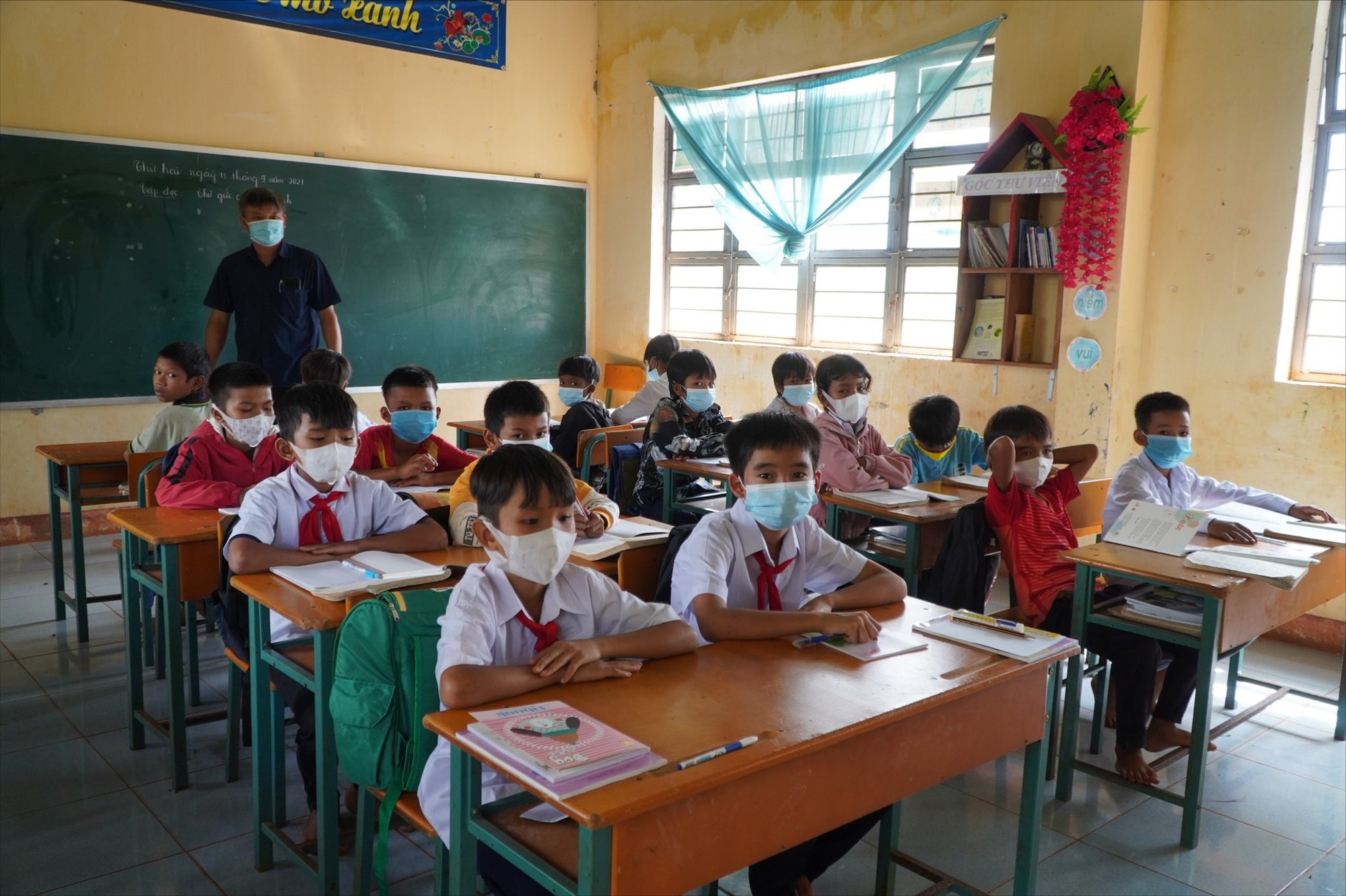 Thiếu trầm trọng giáo viên khắp nơi: Bộ GD-ĐT đưa ra hàng loạt giải pháp