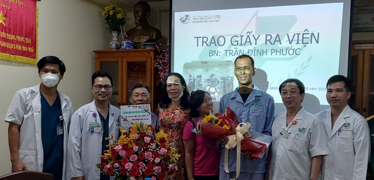 Nam thanh ni&ecirc;n truyền 56 l&iacute;t m&aacute;u, chạy ECMO 10 ng&agrave;y v&igrave; sốt xuất huyết - Ảnh 2.