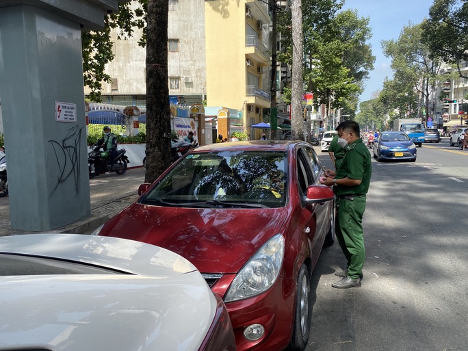 TP Hà Nội lãi hàng chục tỉ đồng thu phí đỗ xe lòng đường