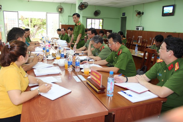Thứ trưởng Bộ Công an làm việc với Công an TP HCM