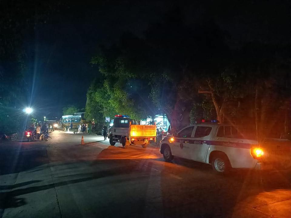 Xe khách tông vào xe máy, 1 người tử vong, nhiều hành khách hú vía