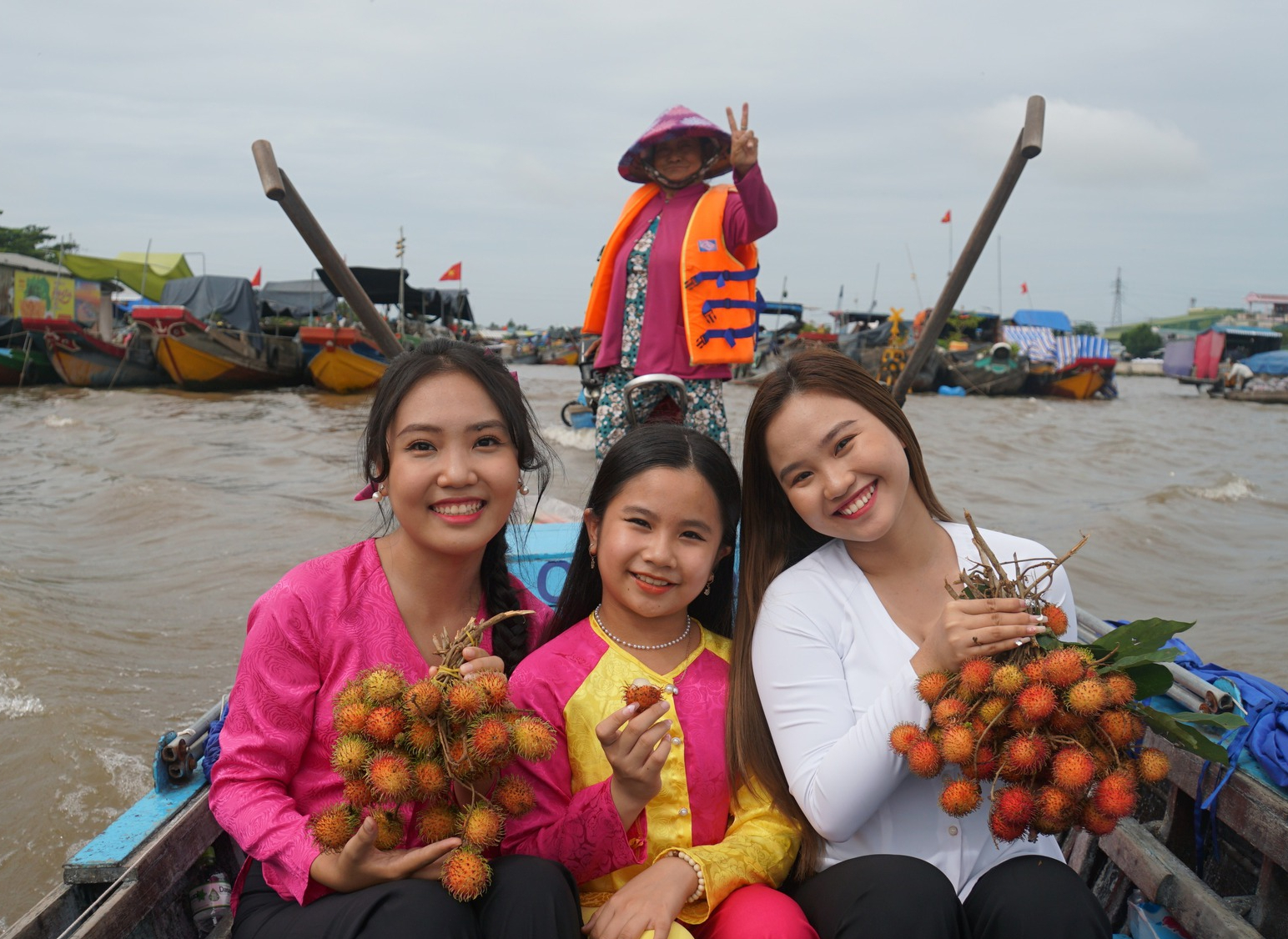 Chiêm ngưỡng 1 trong 10 khu chợ nổi nhộn nhịp nhất thế giới