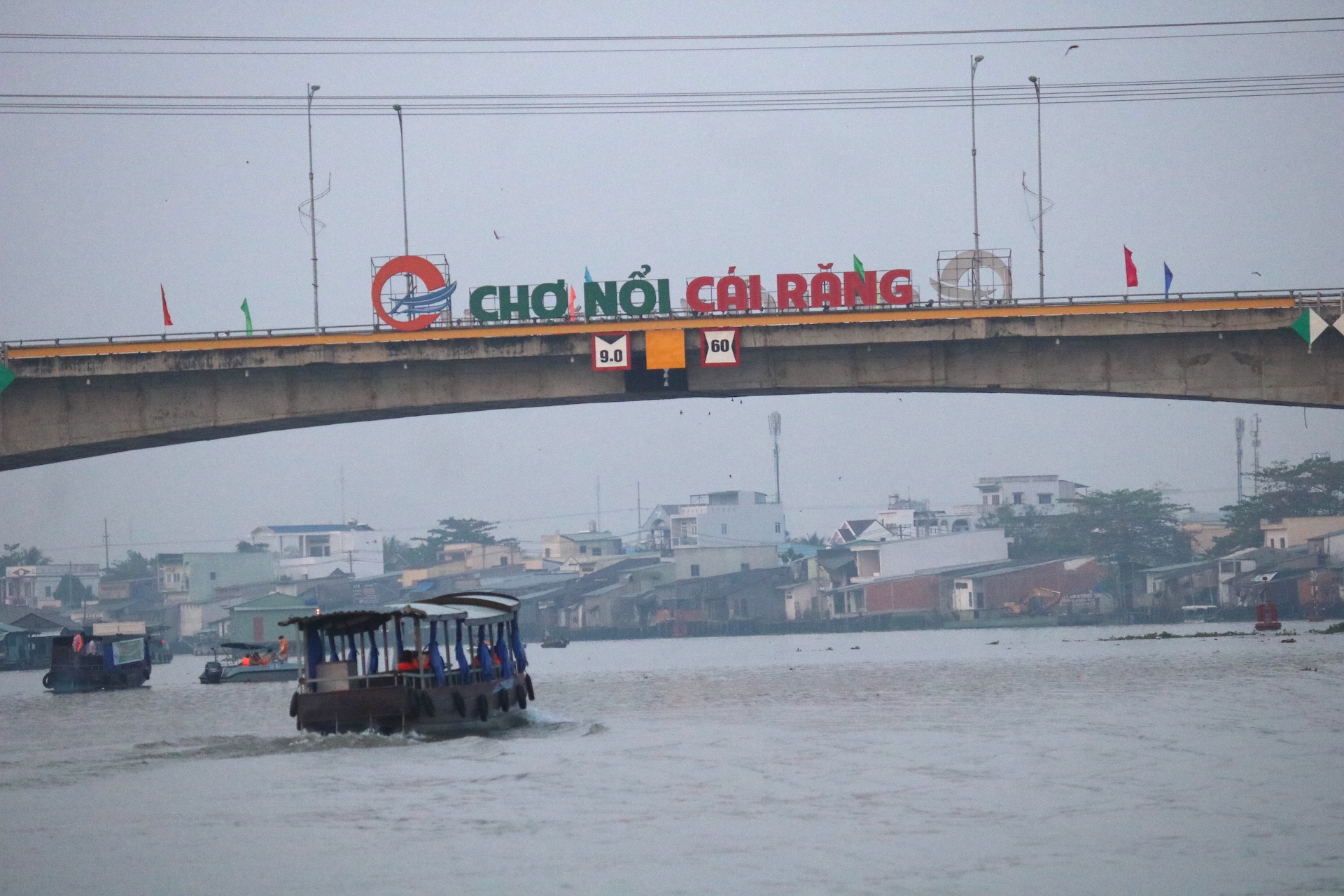 Chi&ecirc;m ngưỡng 1 trong 10 khu chợ nổi nhộn nhịp nhất thế giới - Ảnh 1.